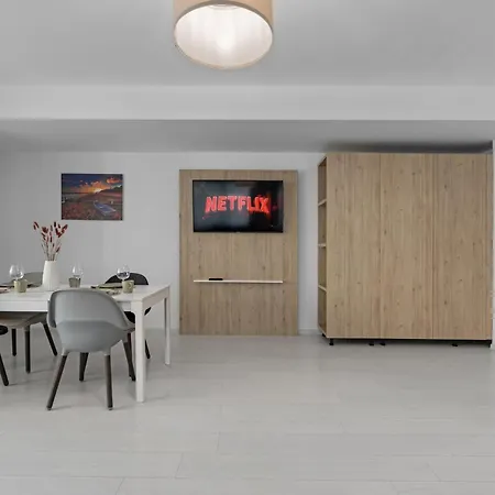 Apartment Maia Mamaia 1 Bdr *